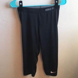 🔥2 for $10🔥 Nike Pro Dri-Fit Capris